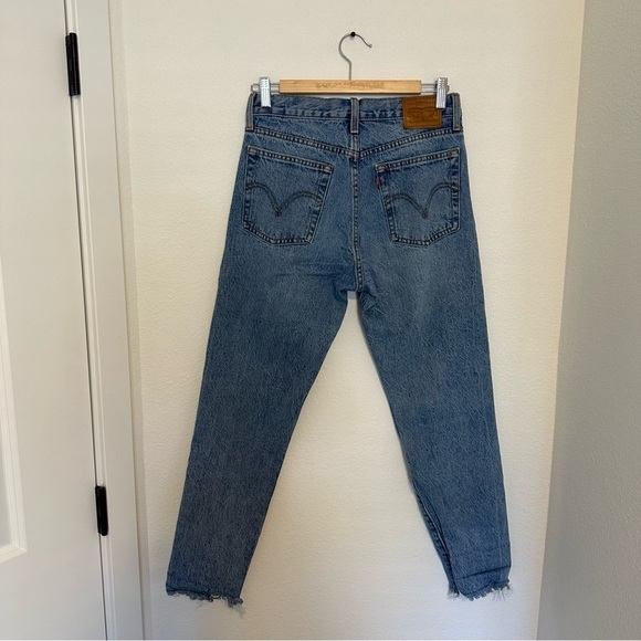 Levi’s Wedgie Icon Fit Jeans Light Wash Size 27 Women’s 100% Cotton Raw Hem - Picture 6 of 11